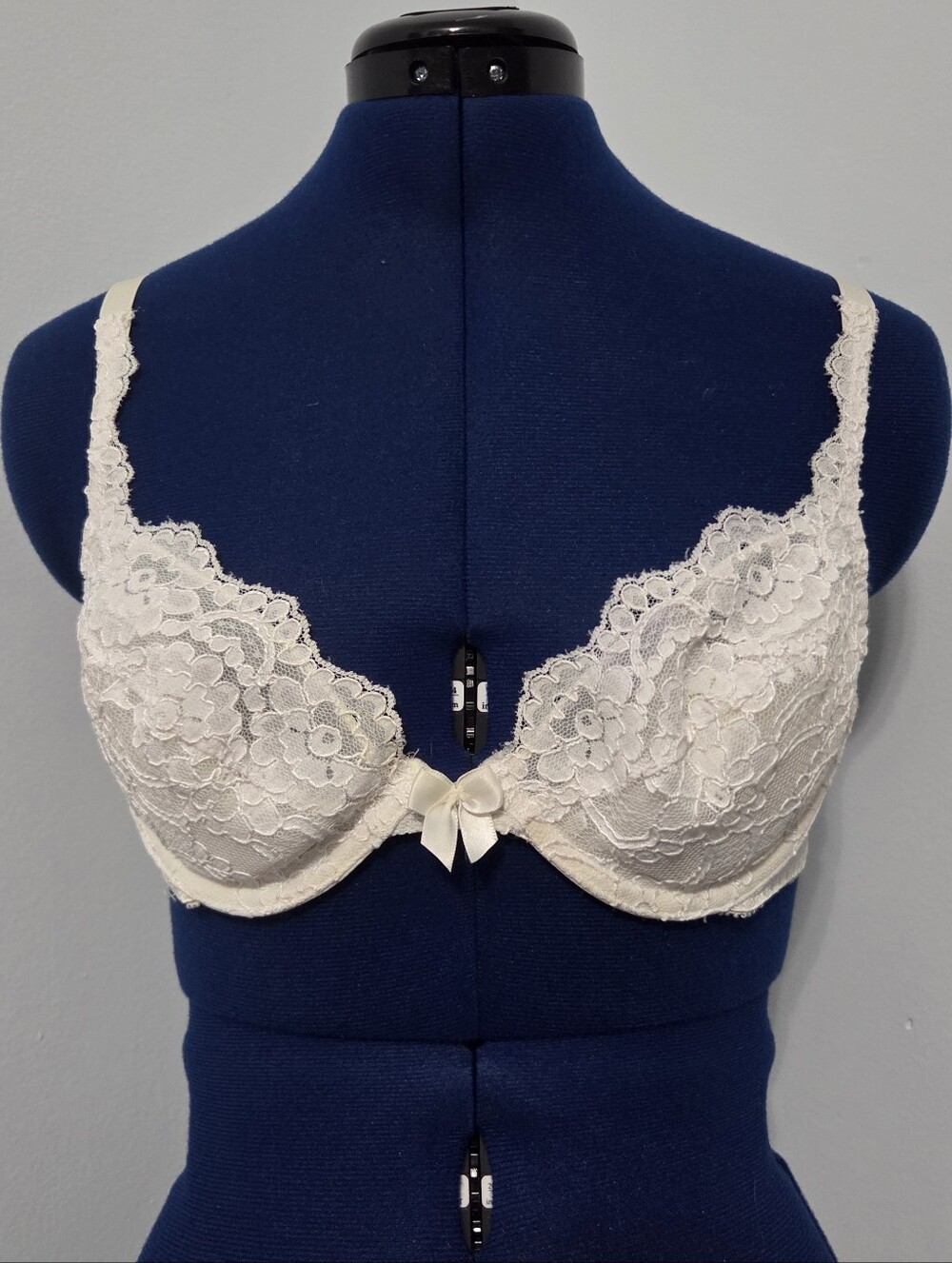 Vintage White Lace Bra Size 34C